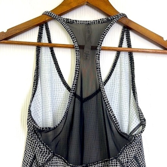 Lululemon Athletica - Wild And Free Black And White Racerback Tank Top Size 6 - Picture 11 of 11